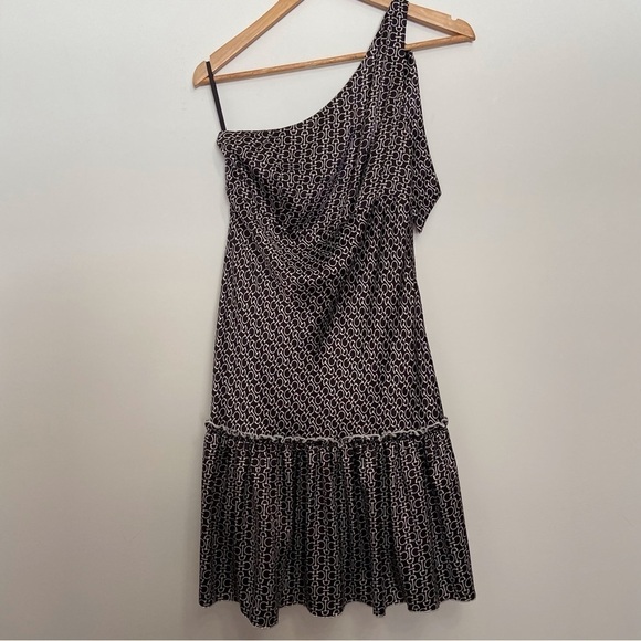 GORGEOUS Serena dress one shoulder silky dresses black cream white size 3 lightw - Picture 2 of 14
